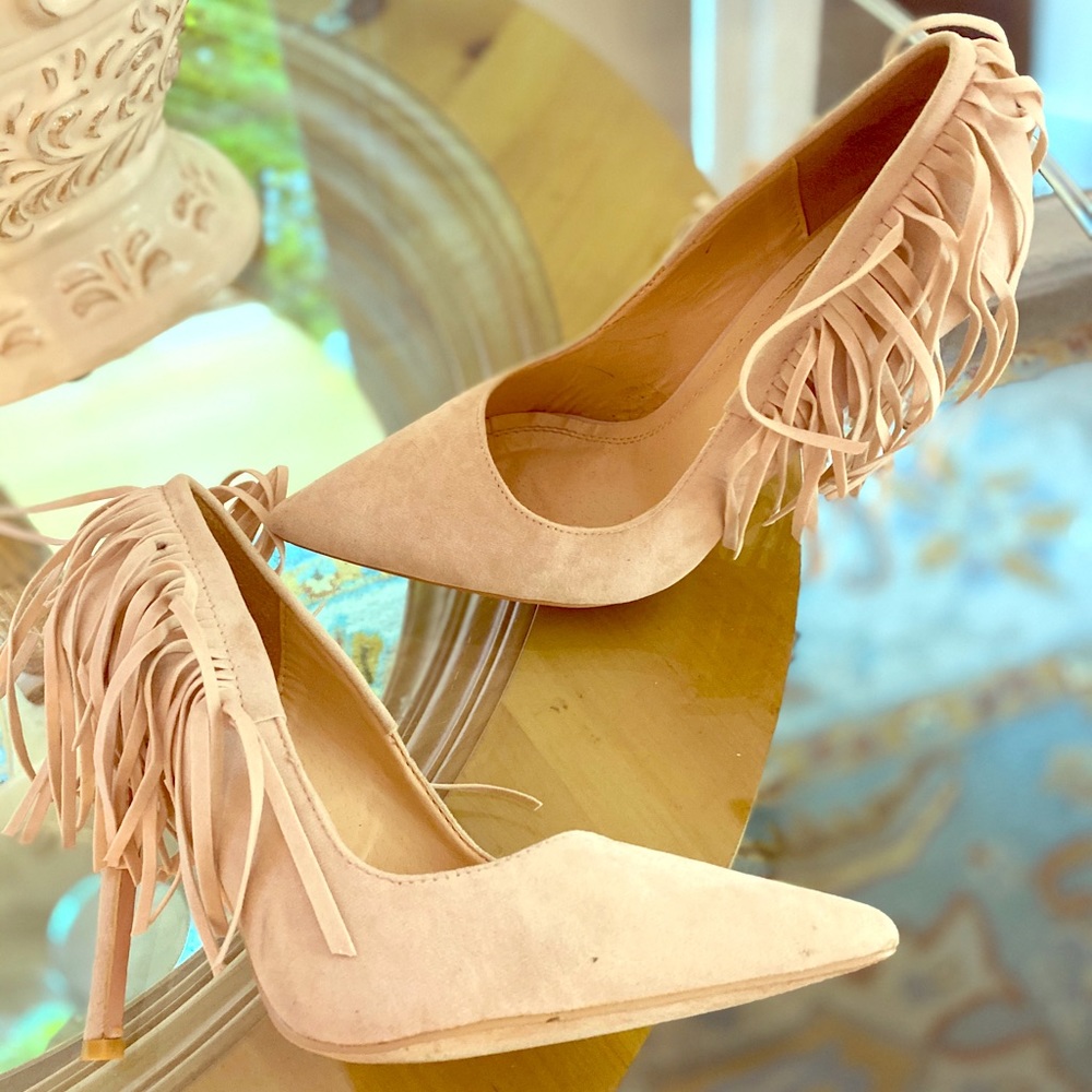 CHASE & CHLOE PLAZA-5 FRINGE STILETTO HEEL PUMPS